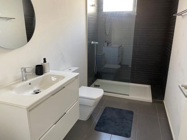 3 slaapkamer Villa te koop in Villamartin, Orihuela met zwembad - € 339.900 (Ref: 9321035)