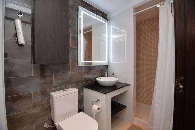 2 bedroom Townhouse for sale in Alicante / Alacant city - € 279,900 (Ref: 9321036)