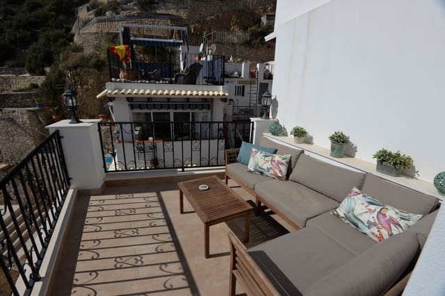 2 bedroom Townhouse for sale in Alicante / Alacant city - € 279,900 (Ref: 9321036)