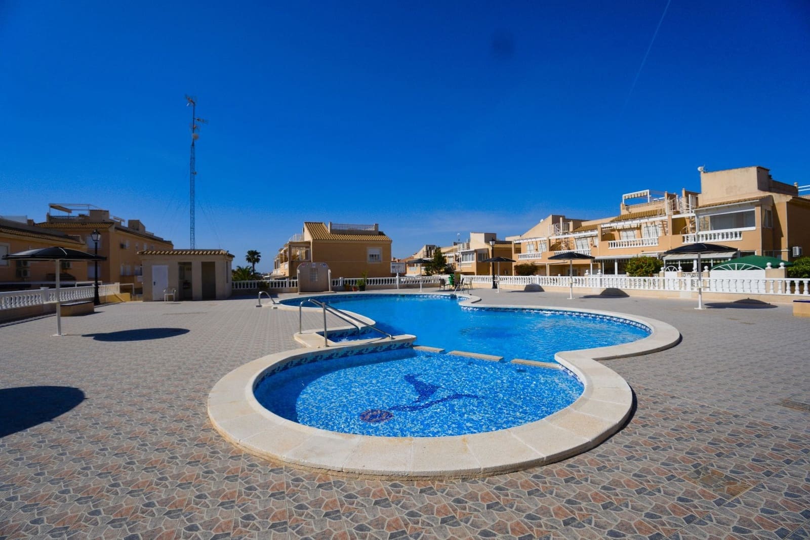 3 bedroom Townhouse for sale in Torrevieja with pool garage - € 220,000 (Ref: 9321040)