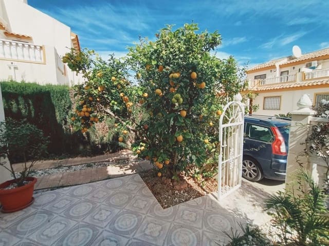 3 makuuhuone Omakotitalo myytävänä paikassa Playa Flamenca, Orihuela - 225 000 € (Ref: 9321177)