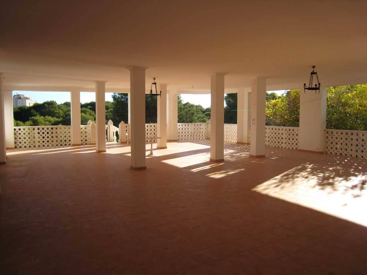 10 soverom Villa til salgs i Campoamor med svømmebasseng garasje - € 1 100 000 (Ref: 9321179)