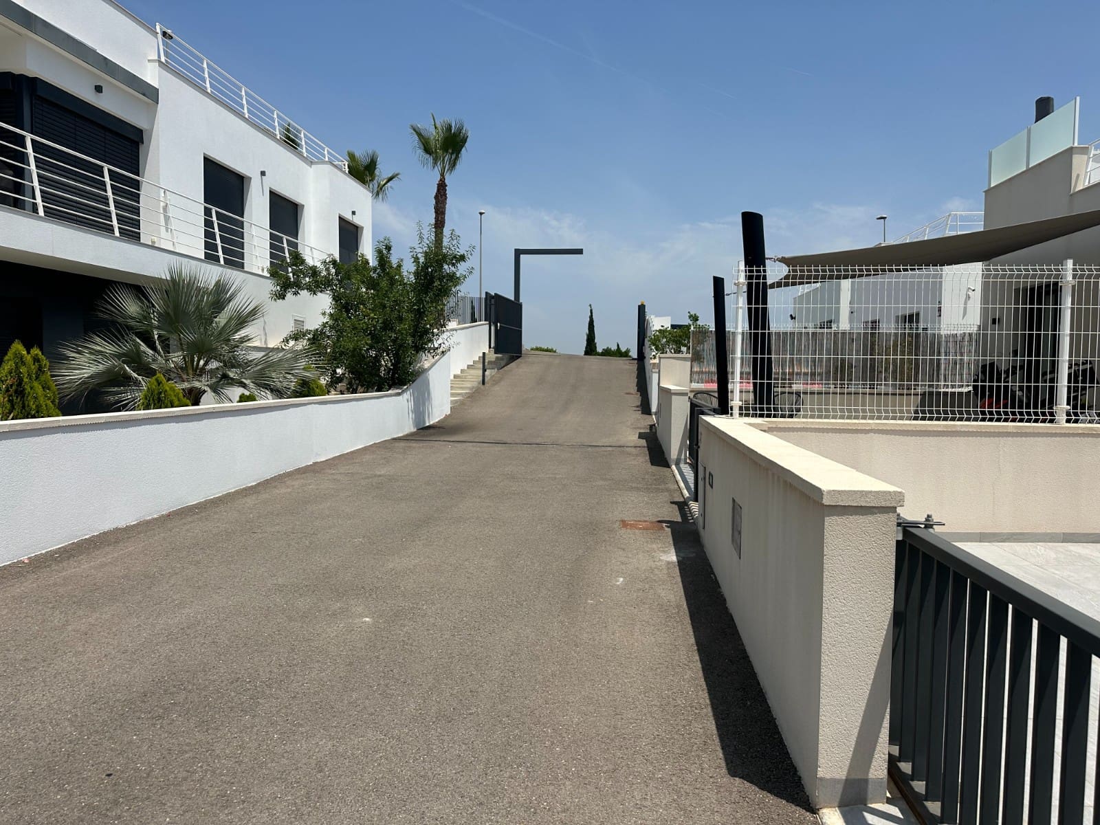 5 bedroom Villa for sale in San Miguel de Salinas - € 499,990 (Ref: 9321258)