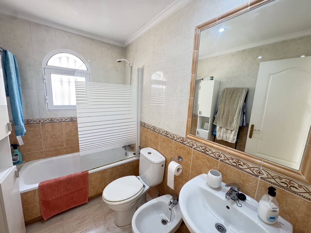 3 sypialnia Dom na sprzedaż w Villamartin - 199 995 € (Ref: 9358000)