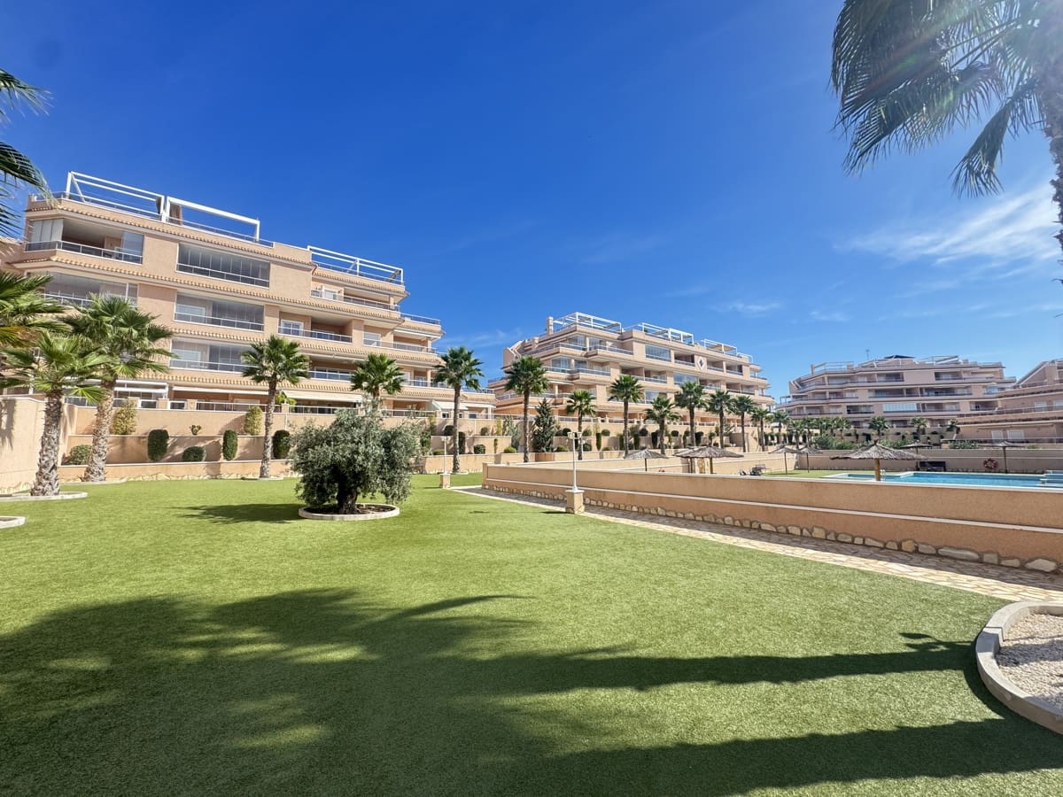 2 bedroom Apartment for sale in Villamartin - € 289,000 (Ref: 9358001)