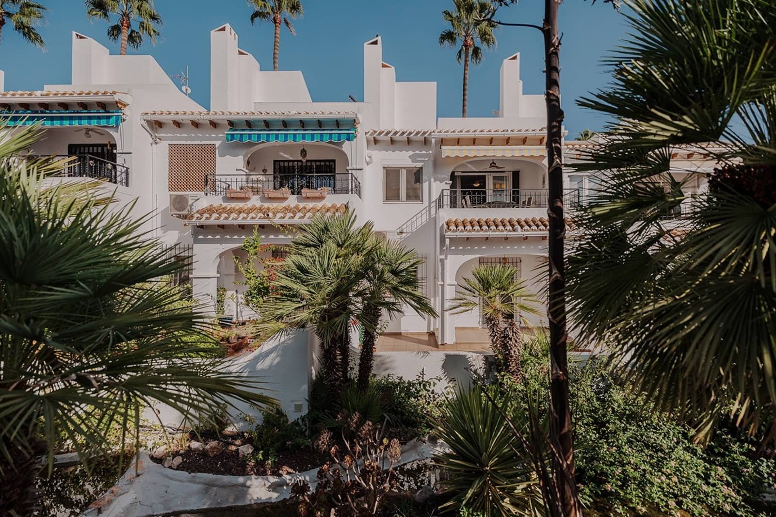 3 bedroom Townhouse for sale in Villamartin with pool - € 319,000 (Ref: 9415002)