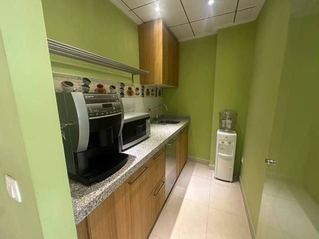 Comercial para venda em San Pedro del Pinatar - 70 000 € (Ref: 9415021)