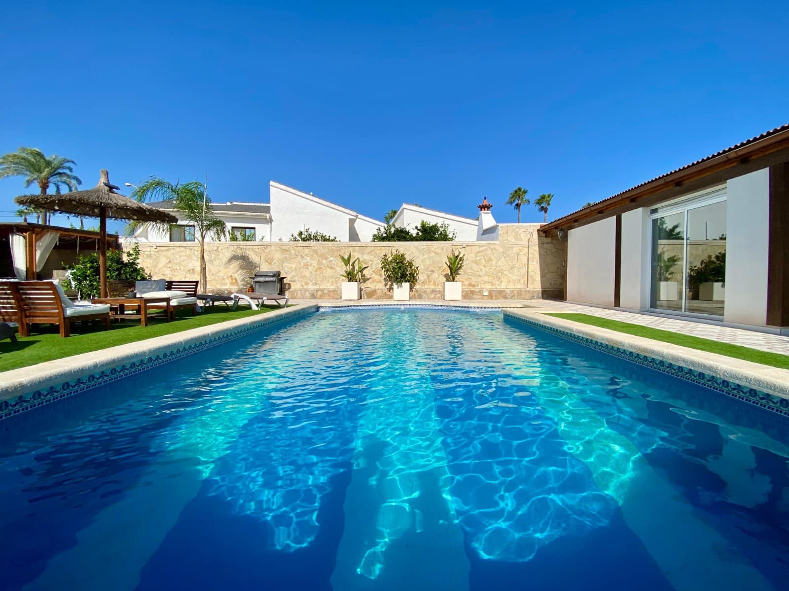 4 bedroom Villa for sale in Ciudad Quesada with pool garage - € 530,000 (Ref: 9440869)