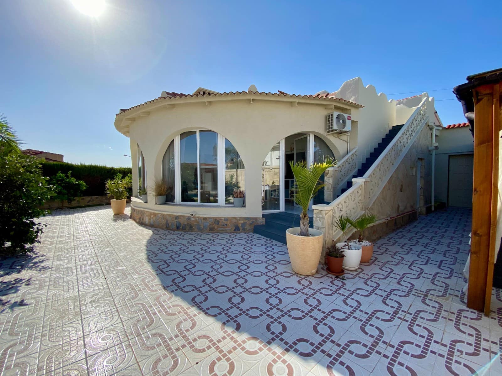 4 bedroom Villa for sale in Ciudad Quesada with pool garage - € 530,000 (Ref: 9440869)