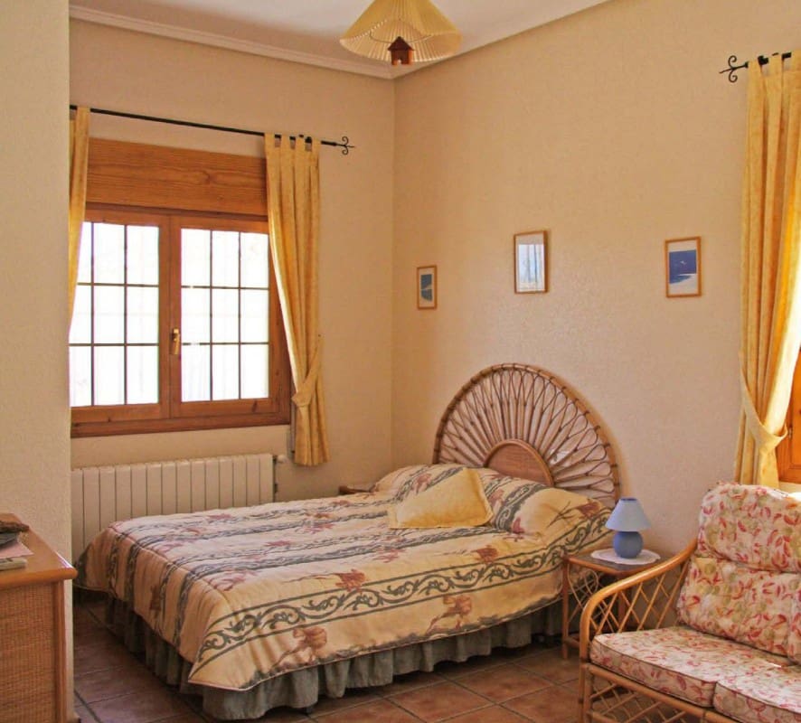 6 bedroom Finca/Country House for sale in Daya Vieja with pool garage - € 455,000 (Ref: 9440912)