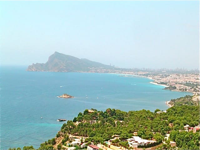 1 bedroom Apartment for sale in Alicante / Alacant city with pool garage - € 280,000 (Ref: 9440920)