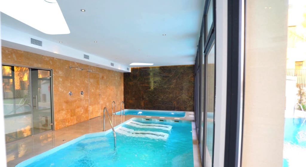 1 bedroom Apartment for sale in Alicante / Alacant city with pool garage - € 280,000 (Ref: 9440920)