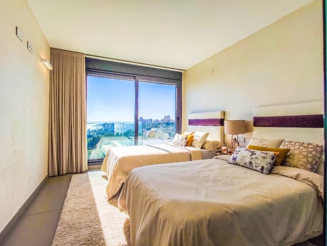 3 bedroom Villa for sale in Dehesa de Campoamor, Orihuela with pool garage - € 1,215,000 (Ref: 9440940)