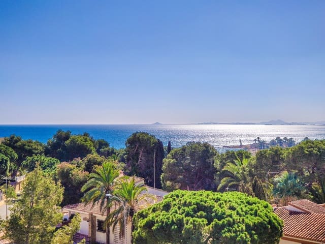 3 bedroom Villa for sale in Dehesa de Campoamor, Orihuela with pool garage - € 1,215,000 (Ref: 9440940)