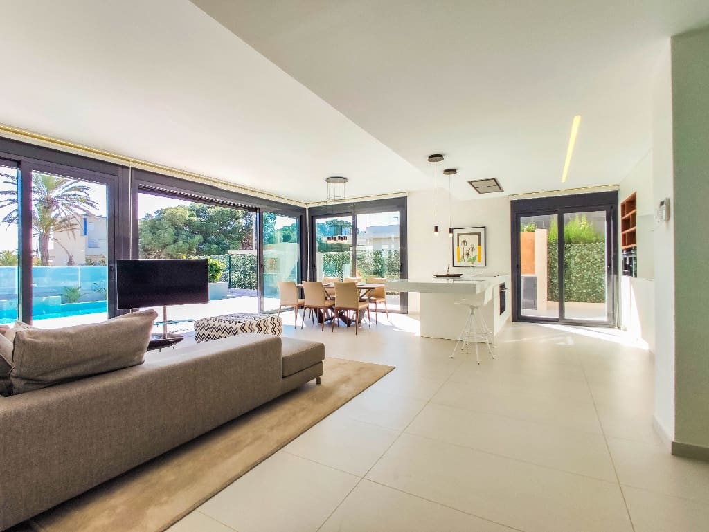 4 soveværelse Villa til salg i Dehesa de Campoamor med swimmingpool garage - € 1.050.000 (Ref: 9440941)