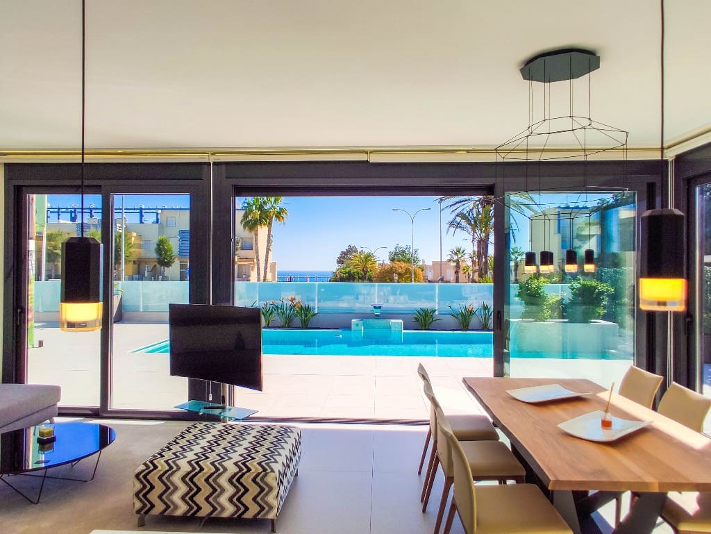 4 soveværelse Villa til salg i Dehesa de Campoamor med swimmingpool garage - € 1.050.000 (Ref: 9440941)