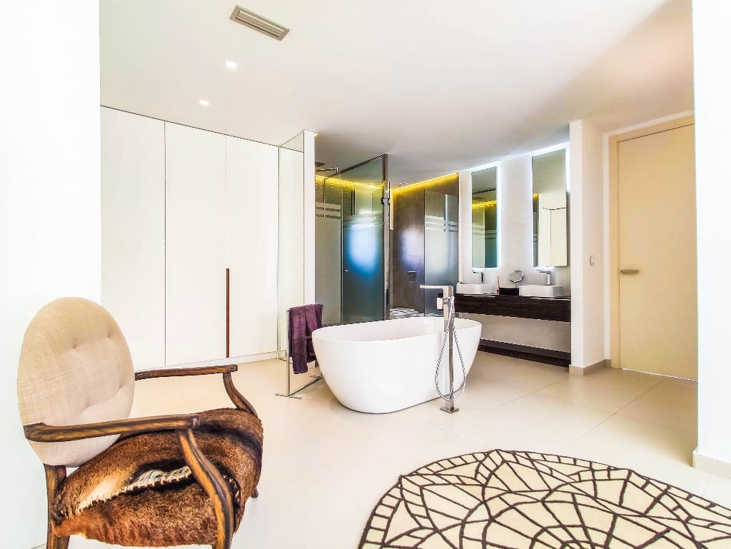 4 soveværelse Villa til salg i Dehesa de Campoamor med swimmingpool garage - € 1.050.000 (Ref: 9440941)