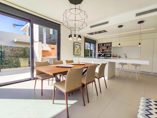 4 soveværelse Villa til salg i Dehesa de Campoamor, Orihuela med swimmingpool garage - € 1.050.000 (Ref: 9440941)