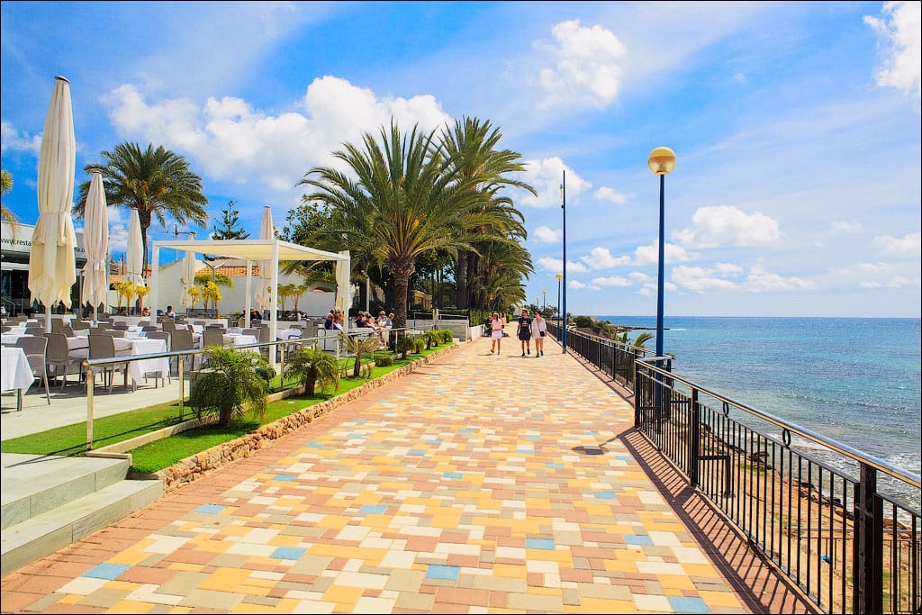 3 bedroom Villa for sale in Los Altos with pool garage - € 550,000 (Ref: 9440948)