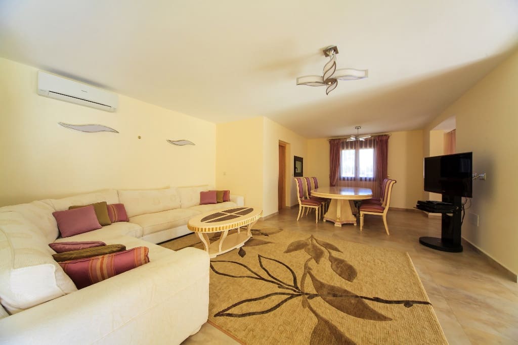 3 makuuhuone Huvila myytävänä paikassa Cabo Roig mukana uima-altaan 
autotalli - 1 300 000 € (Ref: 9440956)