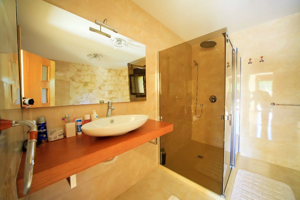 3 makuuhuone Huvila myytävänä paikassa Cabo Roig mukana uima-altaan 
autotalli - 1 300 000 € (Ref: 9440956)