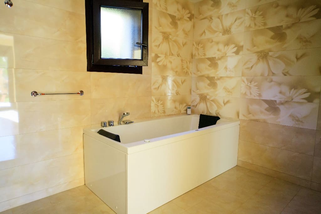 3 makuuhuone Huvila myytävänä paikassa Cabo Roig mukana uima-altaan 
autotalli - 1 300 000 € (Ref: 9440956)