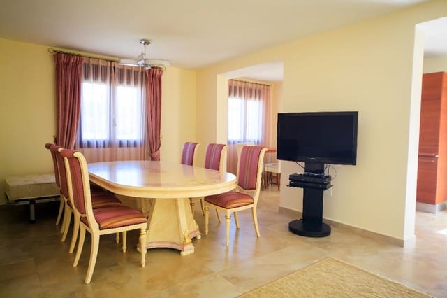 3 makuuhuone Huvila myytävänä paikassa Cabo Roig, Orihuela mukana uima-altaan 
autotalli - 1 300 000 € (Ref: 9440956)