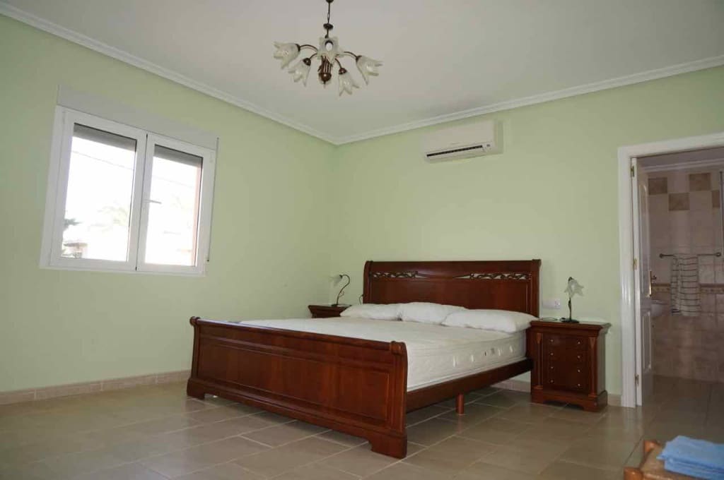 7 soverom Villa til salgs i Cabo Roig med svømmebasseng garasje - € 925 000 (Ref: 9440961)