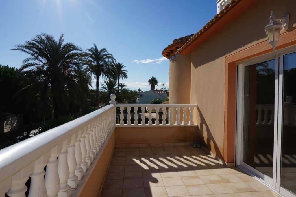 7 soverom Villa til salgs i Cabo Roig med svømmebasseng garasje - € 925 000 (Ref: 9440961)