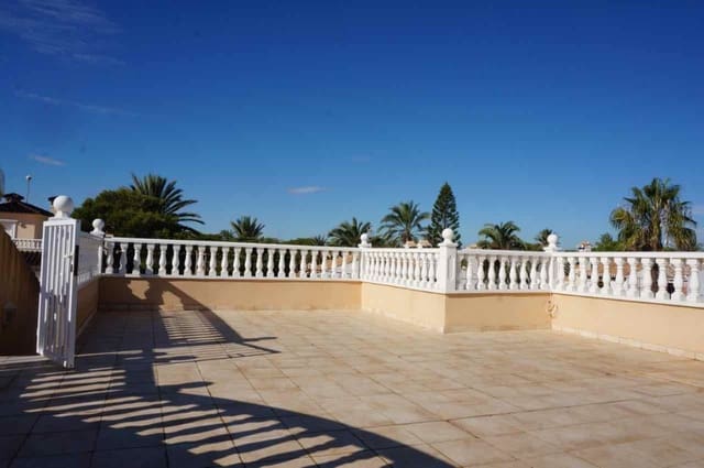 7 soverom Villa til salgs i Cabo Roig, Orihuela med svømmebasseng garasje - € 925 000 (Ref: 9440961)