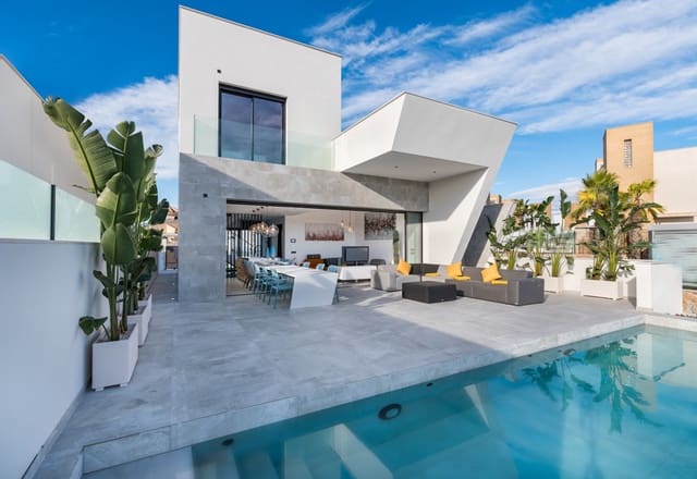 3 bedroom Villa for sale in Ciudad Quesada, Rojales with pool garage - € 1,450,000 (Ref: 9440964)