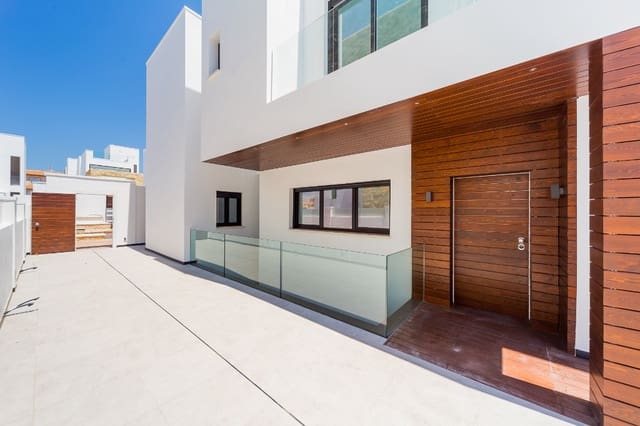 4 bedroom Villa for sale in La Mata, Torrevieja with pool garage - € 599,000 (Ref: 9440969)