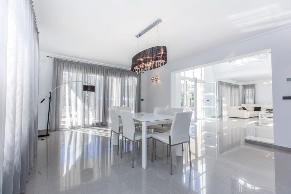 4 bedroom Villa for sale in Cabo Roig with pool garage - € 2,350,000 (Ref: 9440984)