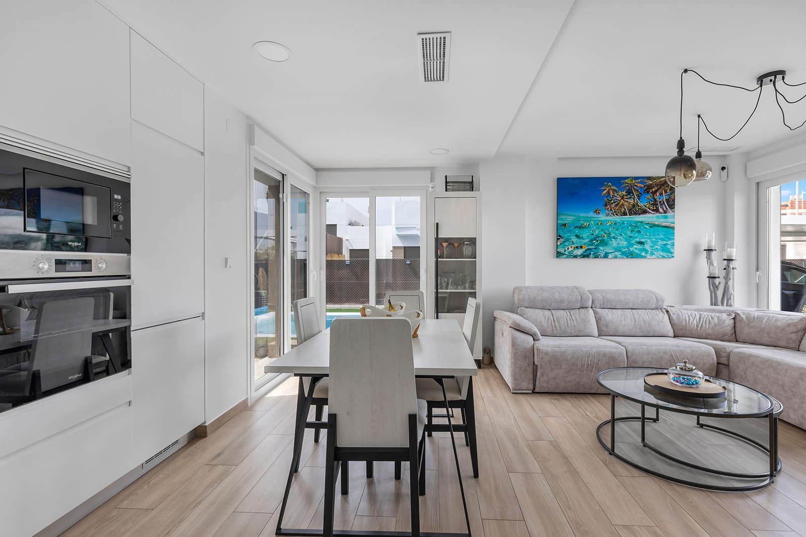 2 makuuhuone Huvila myytävänä paikassa Vistabella mukana uima-altaan 
autotalli - 349 000 € (Ref: 9441019)