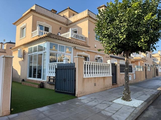 2 slaapkamer Halfvrijstaande villa te koop in Torre de la Horadada, Pilar de la Horadada met zwembad garage - € 254.900 (Ref: 9462724)