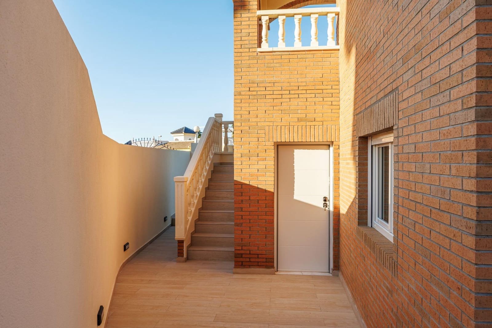 4 slaapkamer Villa te koop in Rojales met zwembad garage - € 549.000 (Ref: 9477300)