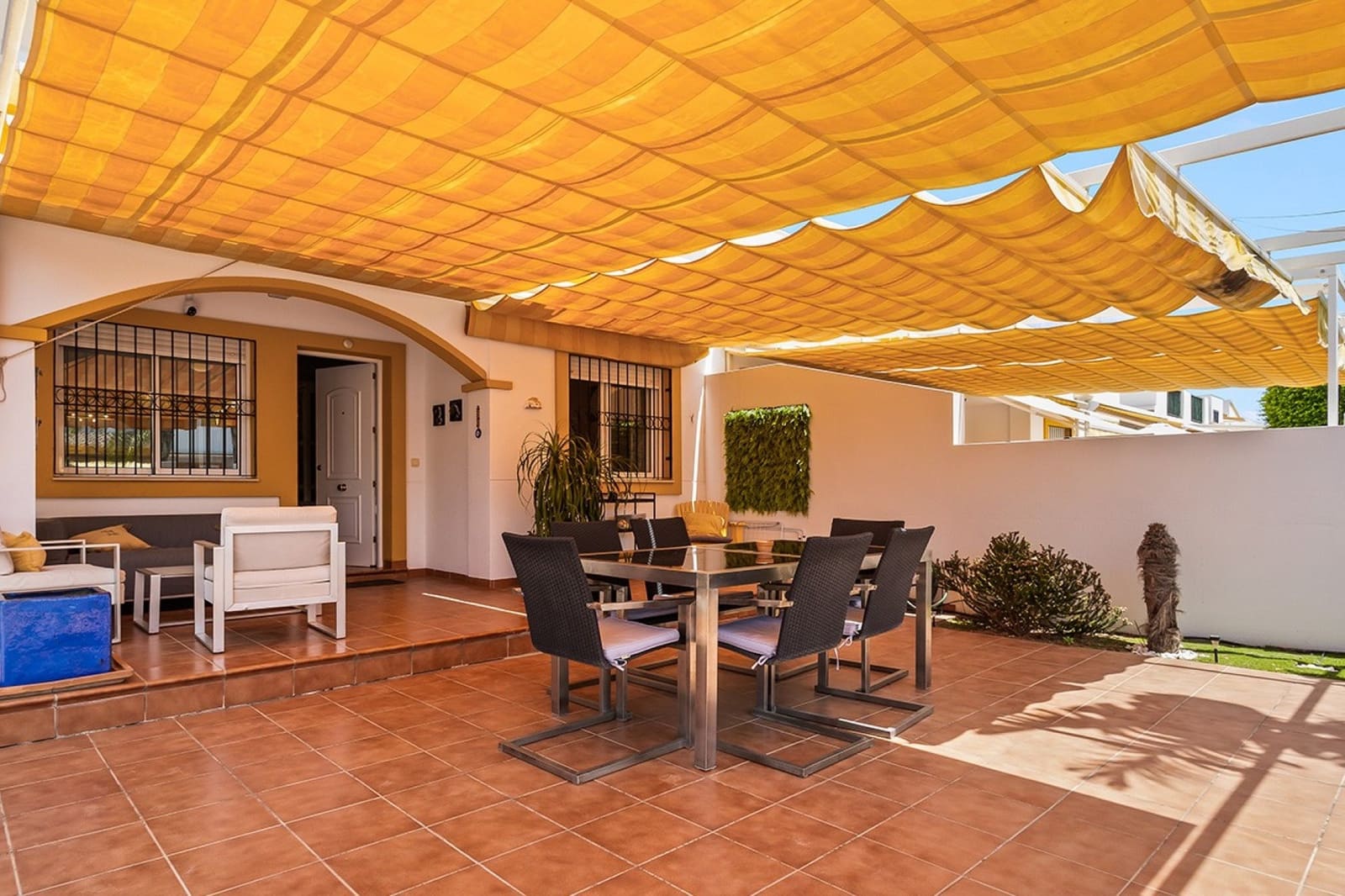 4 slaapkamer Halfvrijstaande villa te koop in Torre de la Horadada met zwembad - € 382.000 (Ref: 9478068)