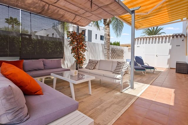 4 slaapkamer Halfvrijstaande villa te koop in Torre de la Horadada, Pilar de la Horadada met zwembad - € 382.000 (Ref: 9478068)