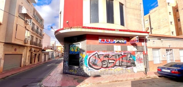 1 slaapkamer Commercieel te koop in Torrevieja - € 430.000 (Ref: 9478077)
