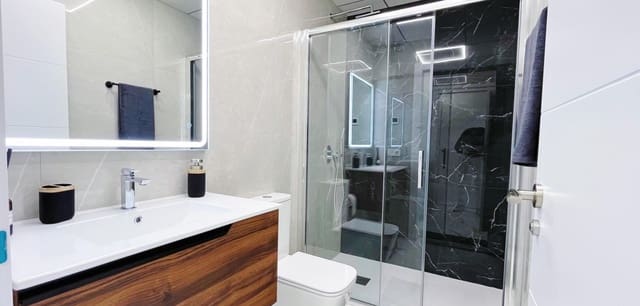 2 makuuhuone Huoneisto myytävänä paikassa Torrevieja - 260 000 € (Ref: 9478104)