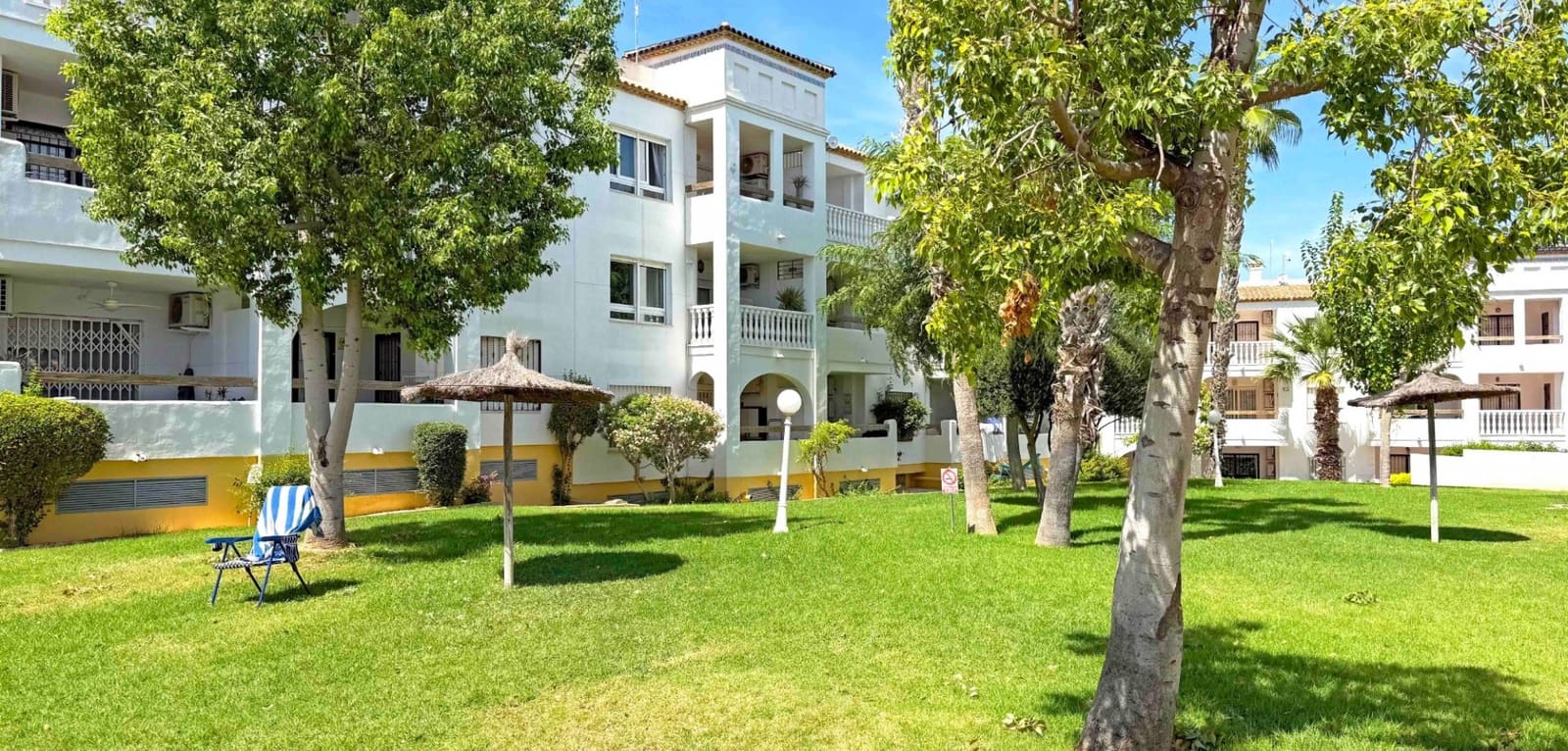 2 soverom Leilighet til salgs i Orihuela Costa med svømmebasseng garasje - € 209 000 (Ref: 9478117)