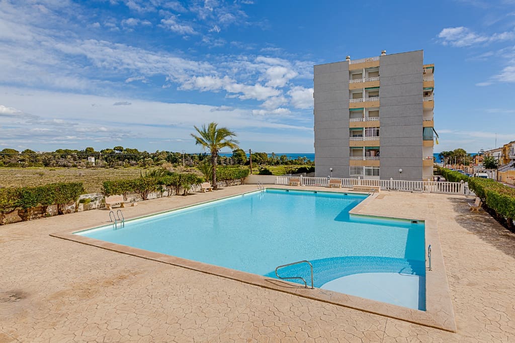 2 bedroom Apartment for sale in Punta Prima with pool garage - € 209,990 (Ref: 9478171)
