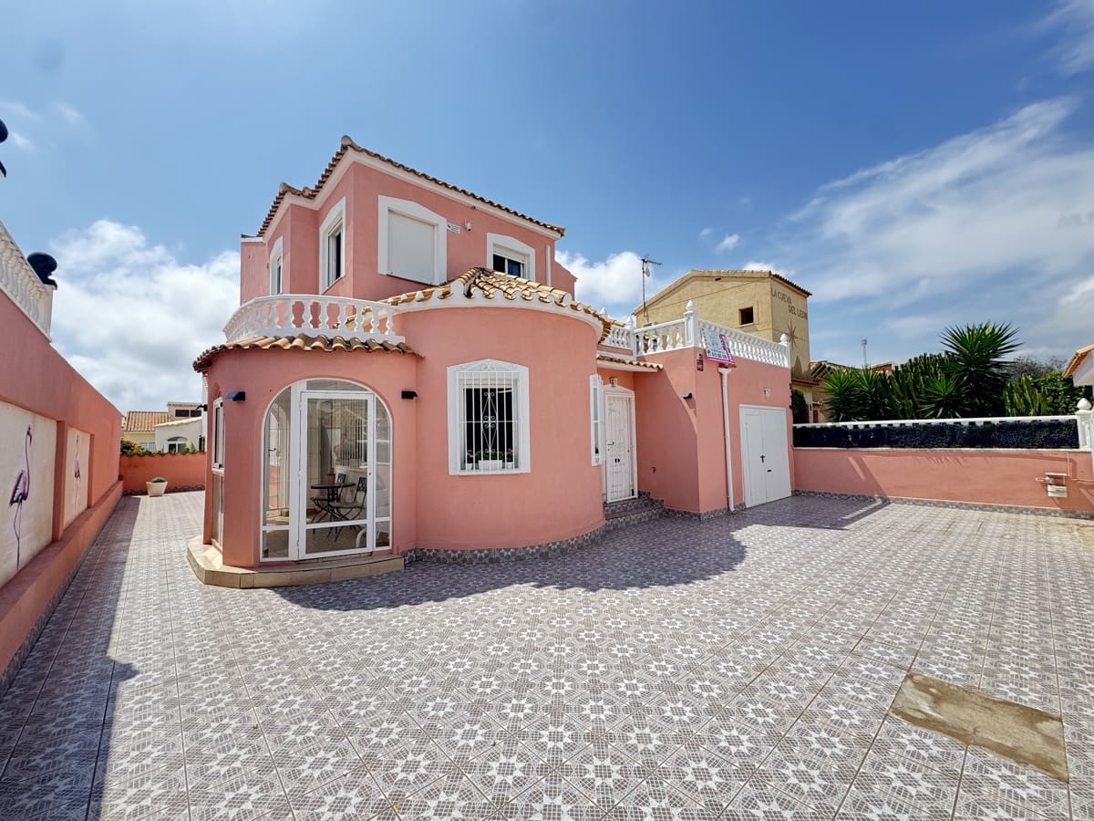 5 bedroom Villa for sale in La Florida - € 349,000 (Ref: 9478174)
