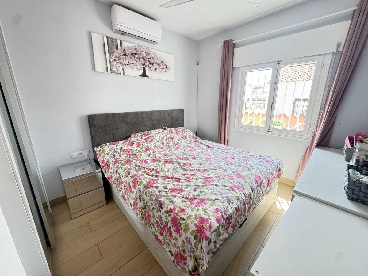 5 bedroom Villa for sale in La Florida - € 349,000 (Ref: 9478174)