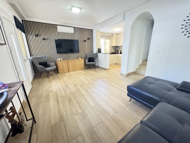 Chalet de 2 habitaciones en Villamartin, Orihuela en venta - 214.995 € (Ref: 9478175)