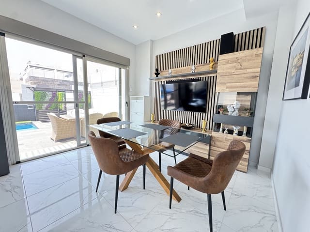 4 sovrum Villa till salu i Villamartin, Orihuela - 450 000 € (Ref: 9478190)