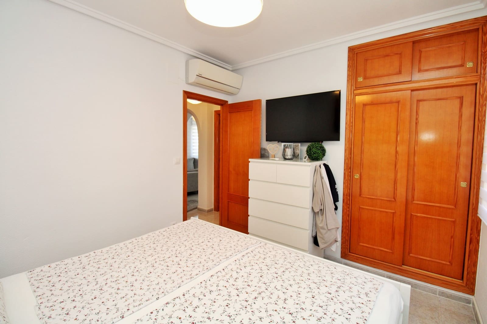 4 bedroom Villa for sale in Villamartin - € 379,000 (Ref: 9478248)