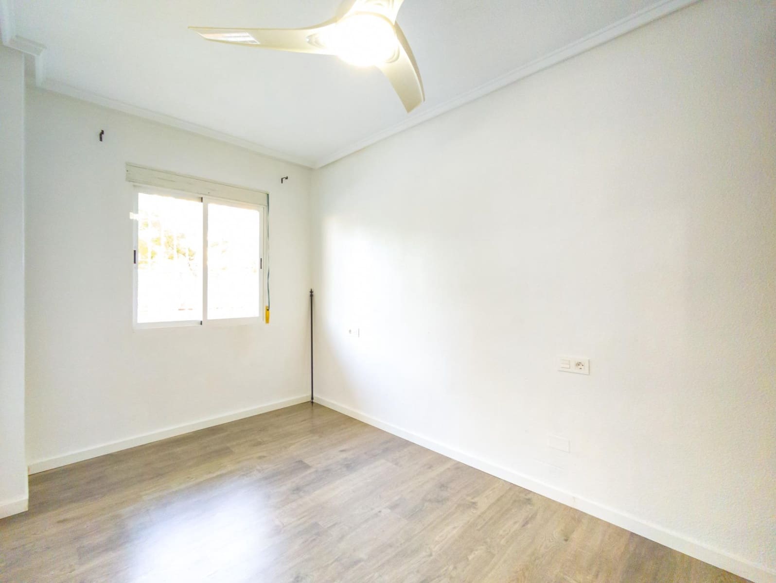 3 bedroom Apartment for sale in Torrevieja - € 155,000 (Ref: 9478277)