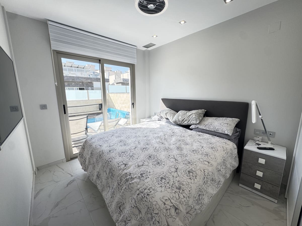 5 slaapkamer Villa te koop in Villamartin - € 480.000 (Ref: 9478280)