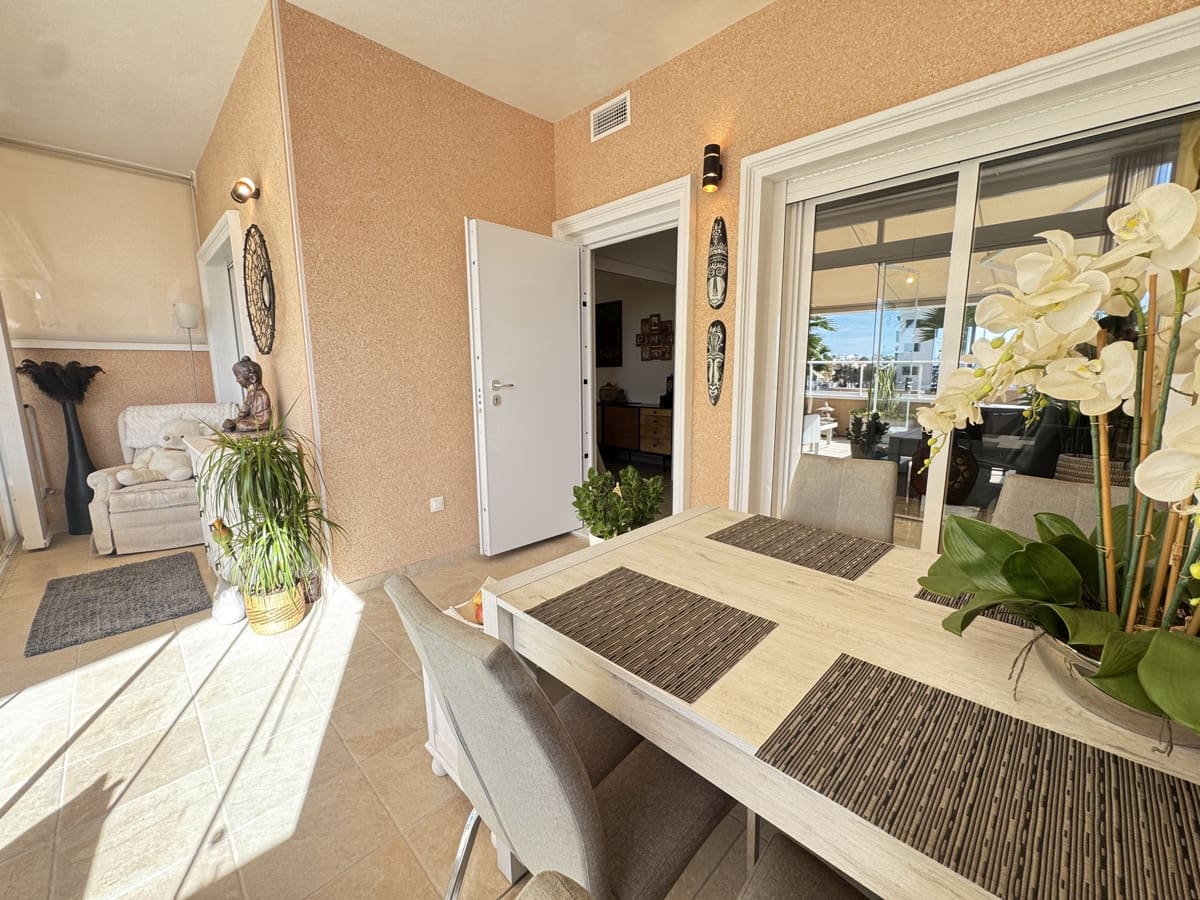 Apartamento de 2 habitaciones en Villamartin en venta - 289.000 € (Ref: 9478293)